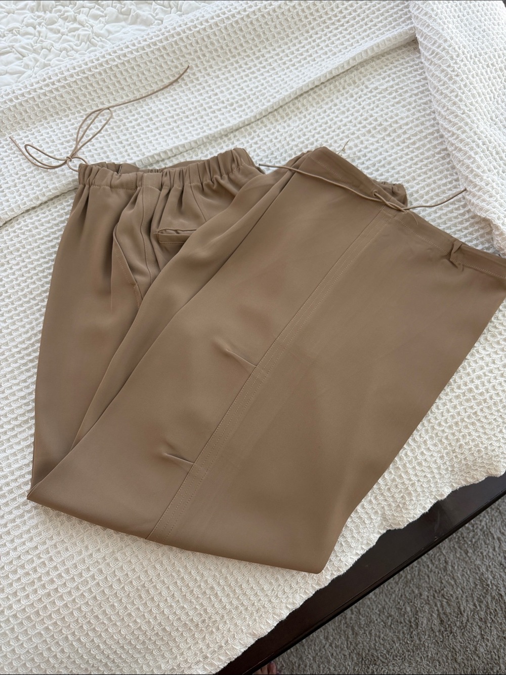 Line & Dot pants size small